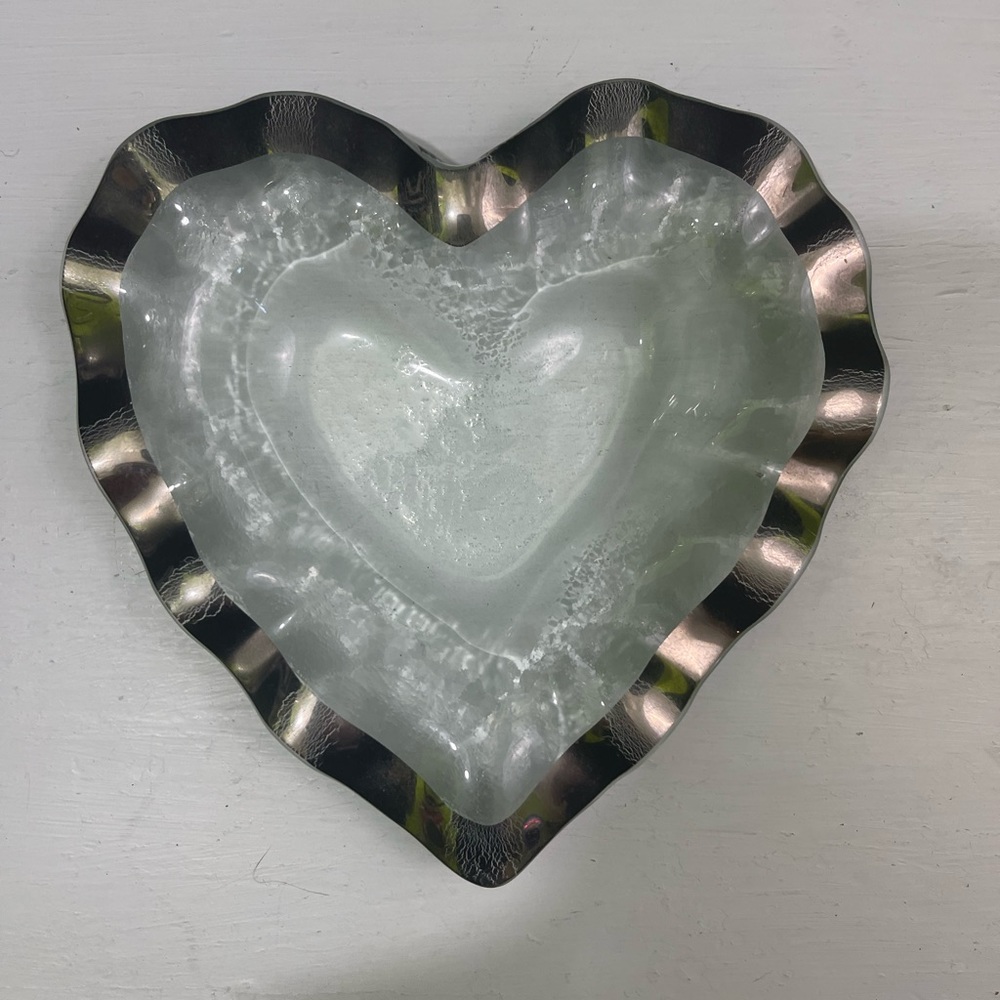 Signed Annie Glass Heart Shaped Ruffle Dish